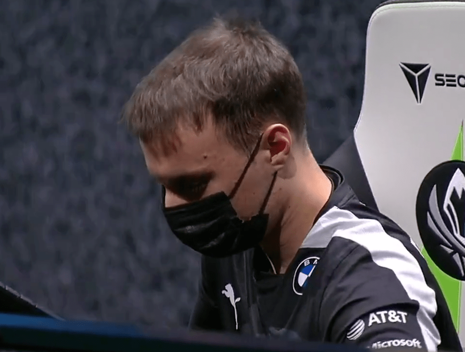 AYX-包含Ming回归赛场，败北首场状态亮眼，FPX观众沸腾！的词条