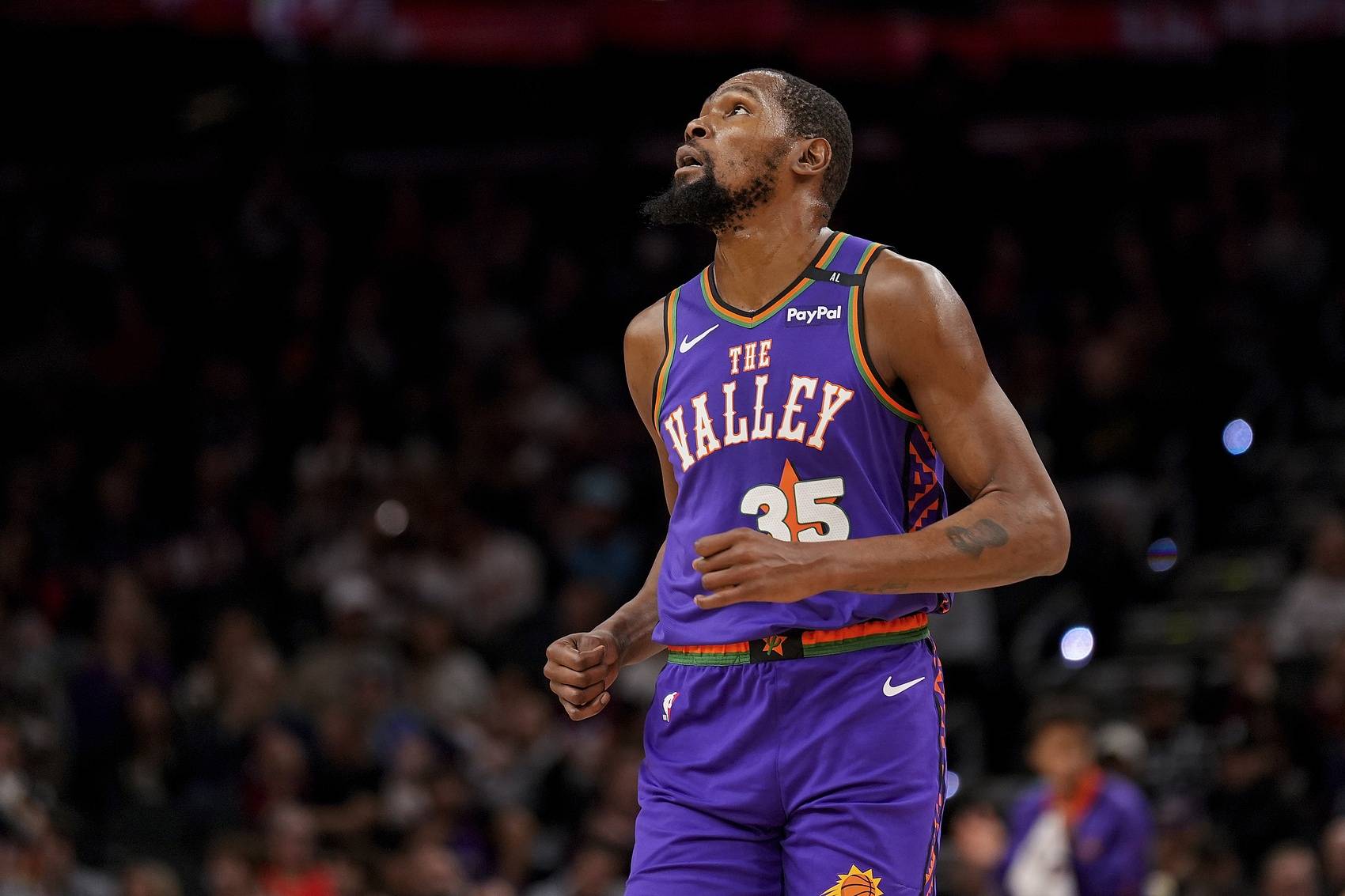 爱游戏娱乐-杜兰特新星出色防守表现惊艳，FPX未来可期！的简单介绍